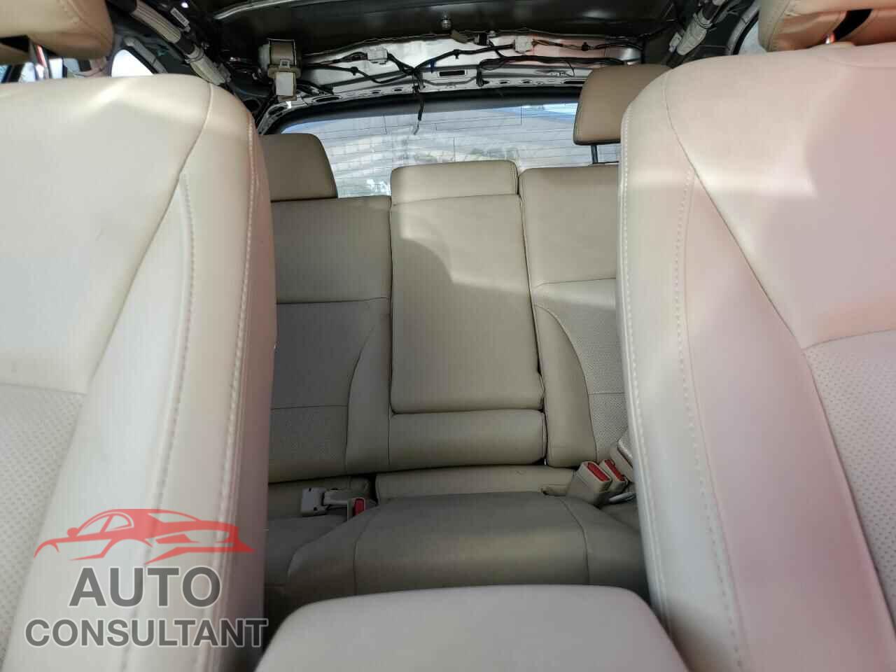 SUBARU OUTBACK 2017 - 4S4BSENC4H3389315