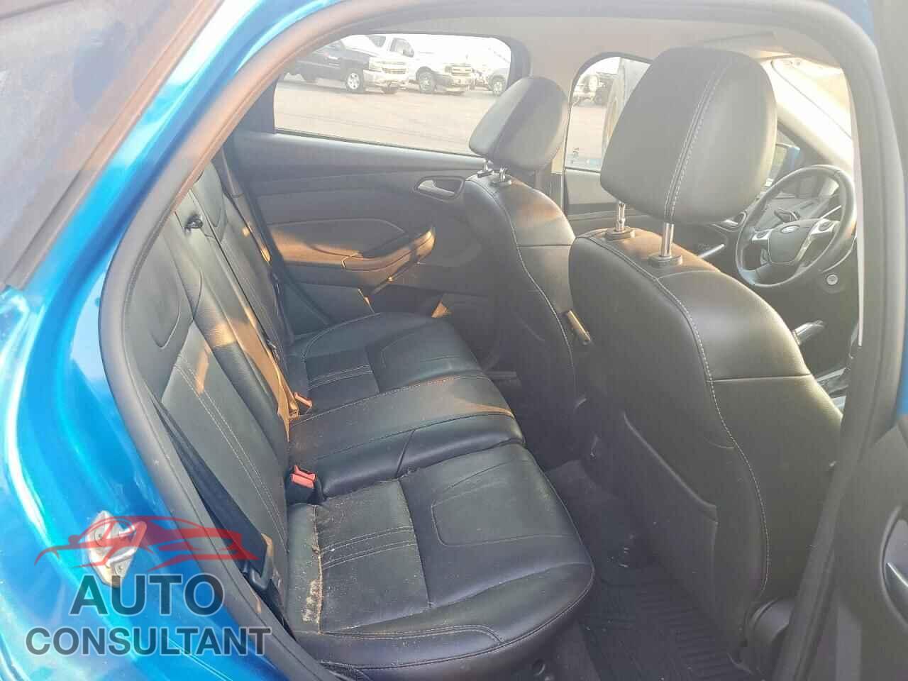 FORD FOCUS 2014 - 1FADP3F2XEL143394
