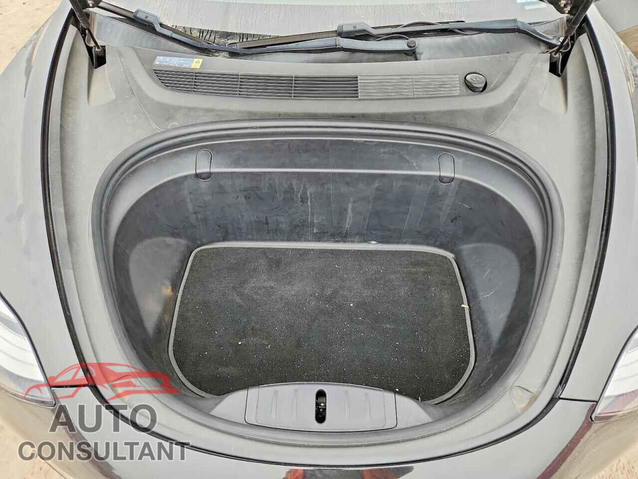 TESLA MODEL 3 2018 - 5YJ3E1EB9JF074020