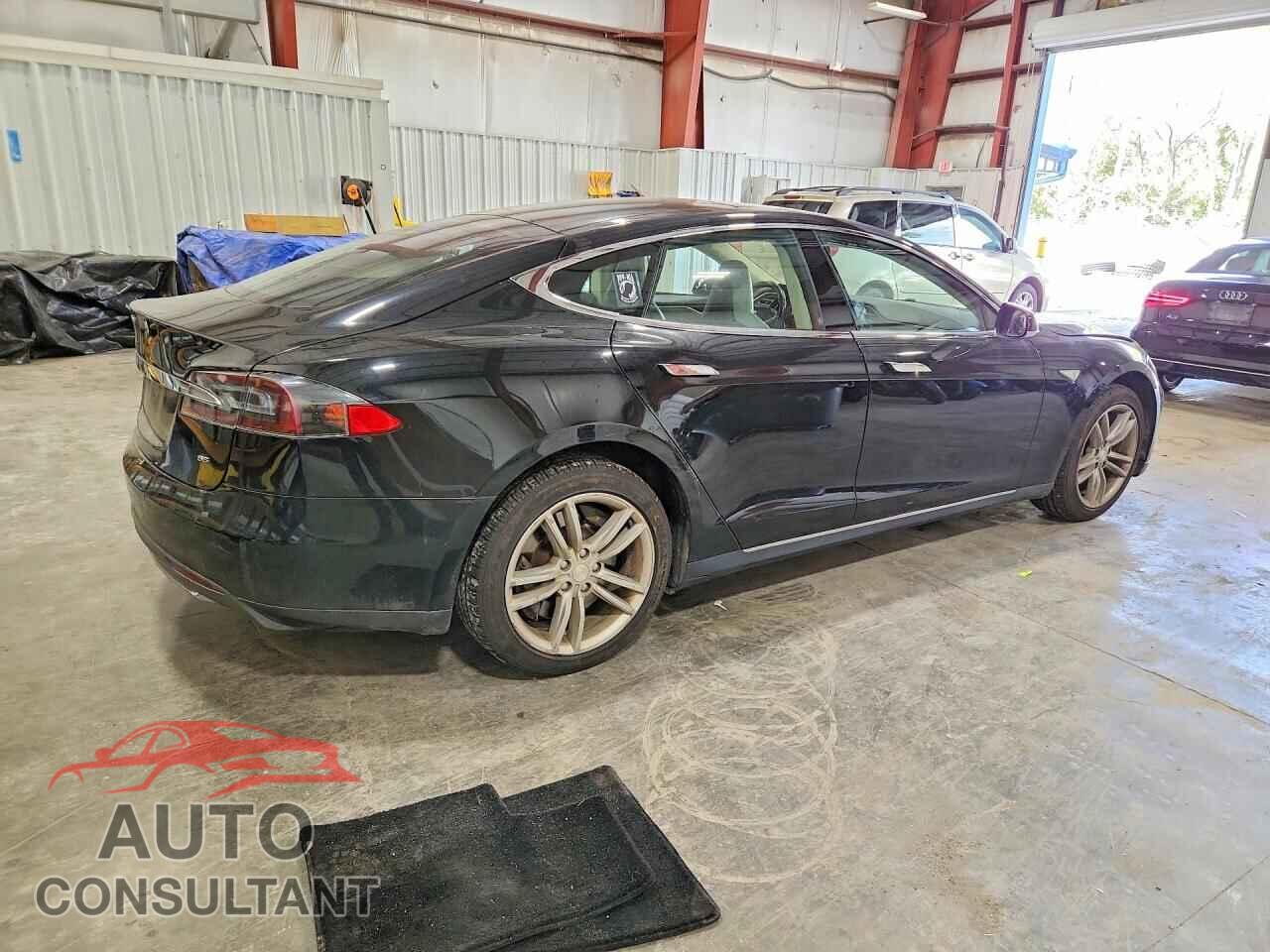 TESLA MODEL S 2014 - 5YJSA1H18EFP49436