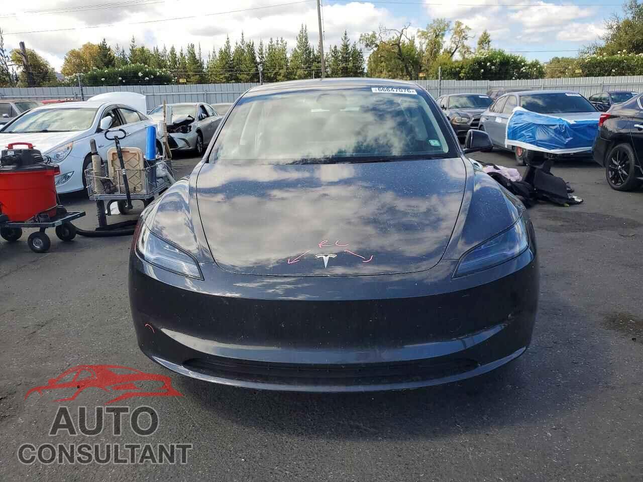 TESLA MODEL 3 2024 - 5YJ3E1EA7RF825621
