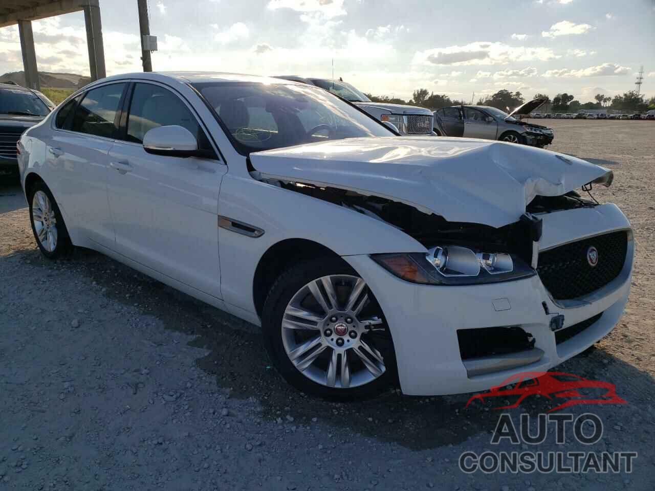 JAGUAR XF 2018 - SAJBD4EV8JCY56141