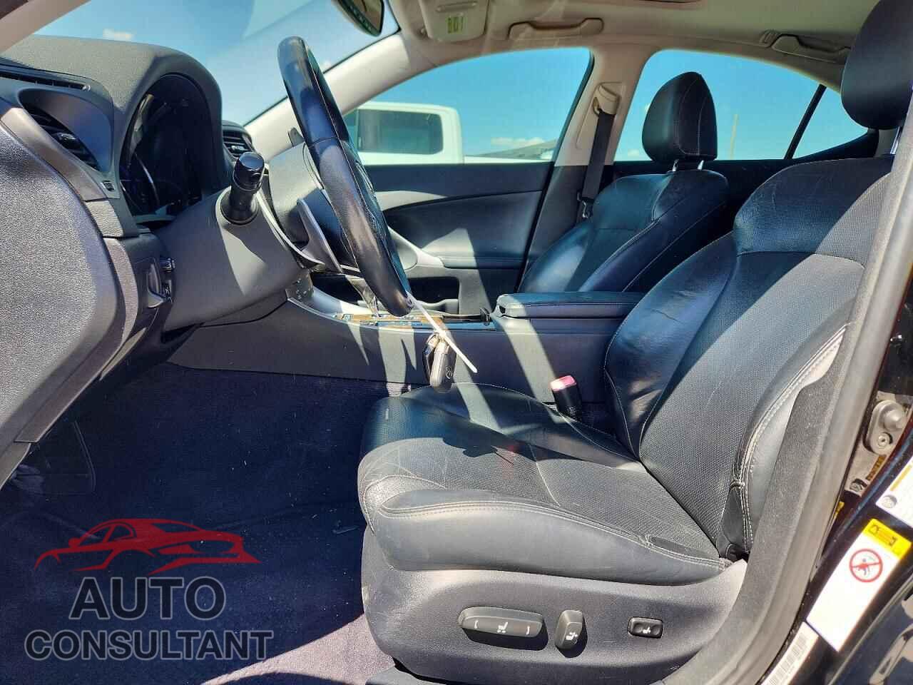 LEXUS IS 2011 - JTHBF5C27B5138950
