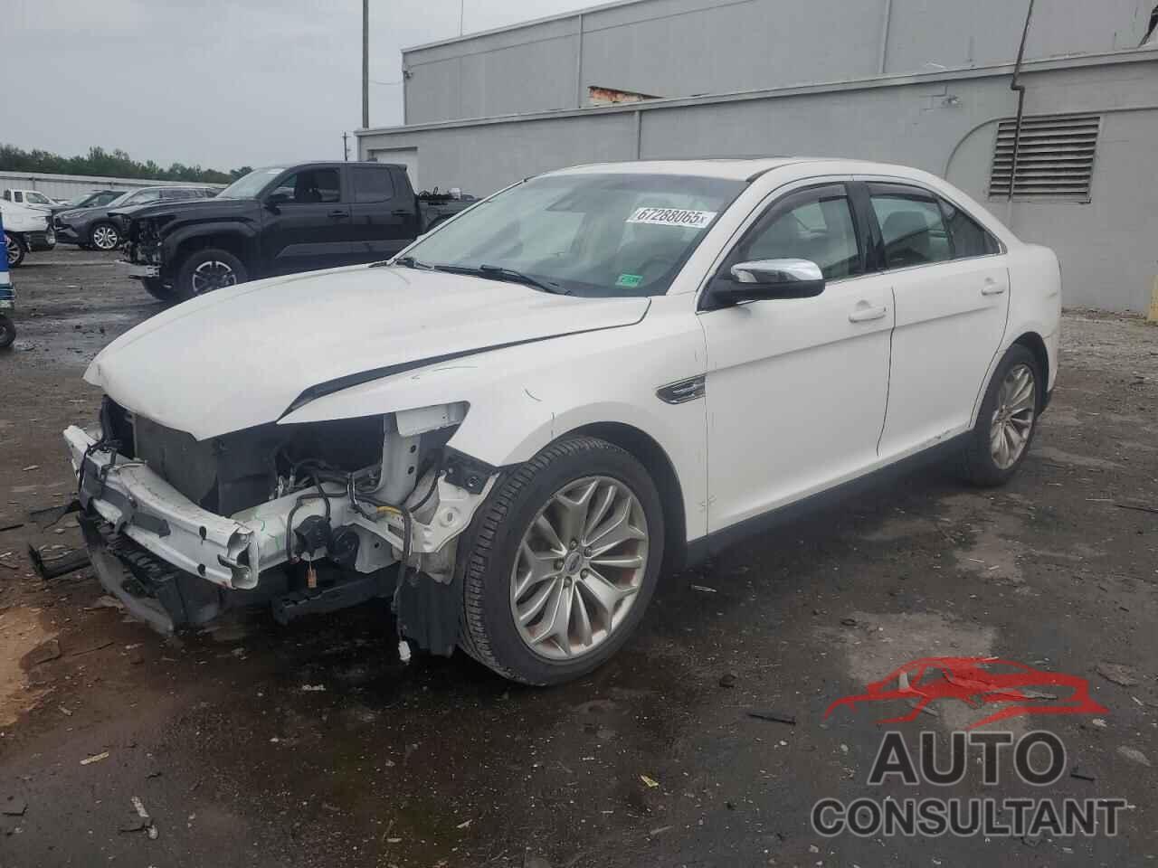FORD TAURUS 2018 - 1FAHP2F80JG130530