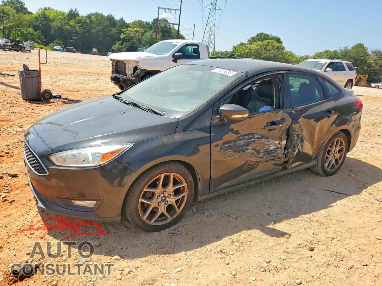 FORD FOCUS 2015 - 1FADP3F26FL204967
