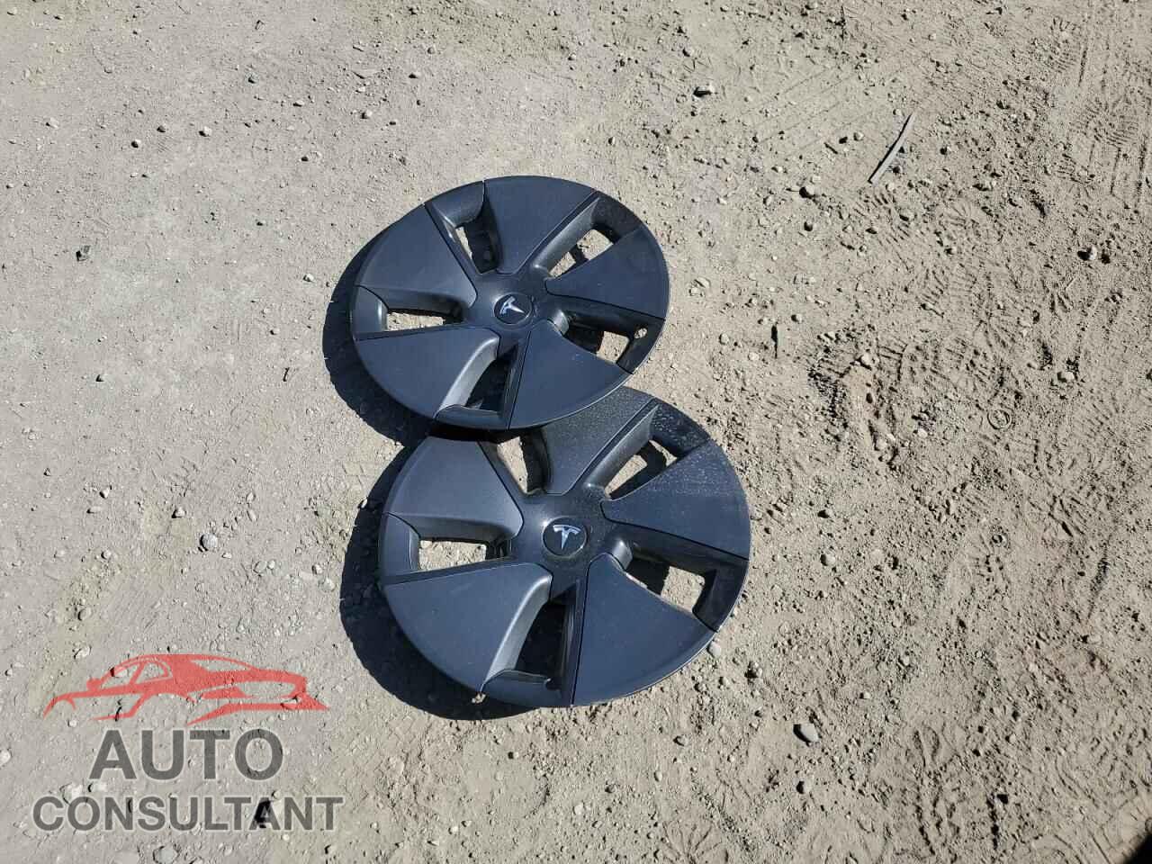 TESLA MODEL 3 2021 - 5YJ3E1EA1MF001946