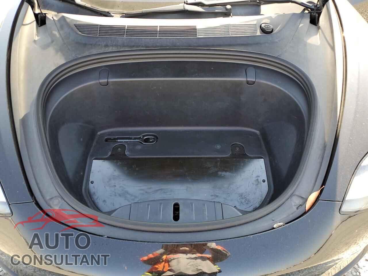 TESLA MODEL 3 2019 - 5YJ3E1EA4KF306905