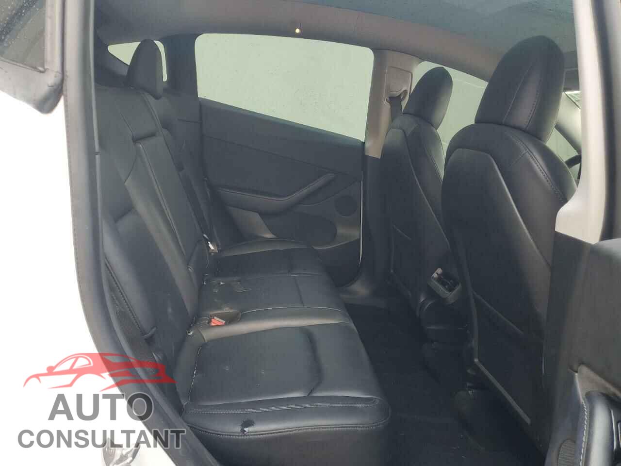 TESLA MODEL Y 2021 - 5YJYGDEEXMF069070