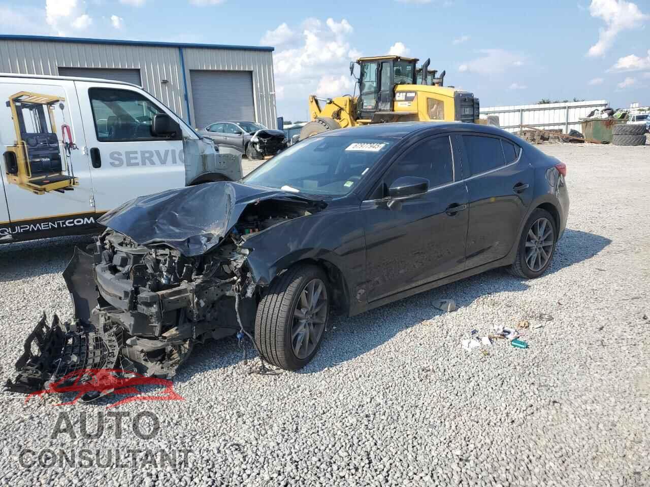 MAZDA 3 2018 - 3MZBN1V30JM167196