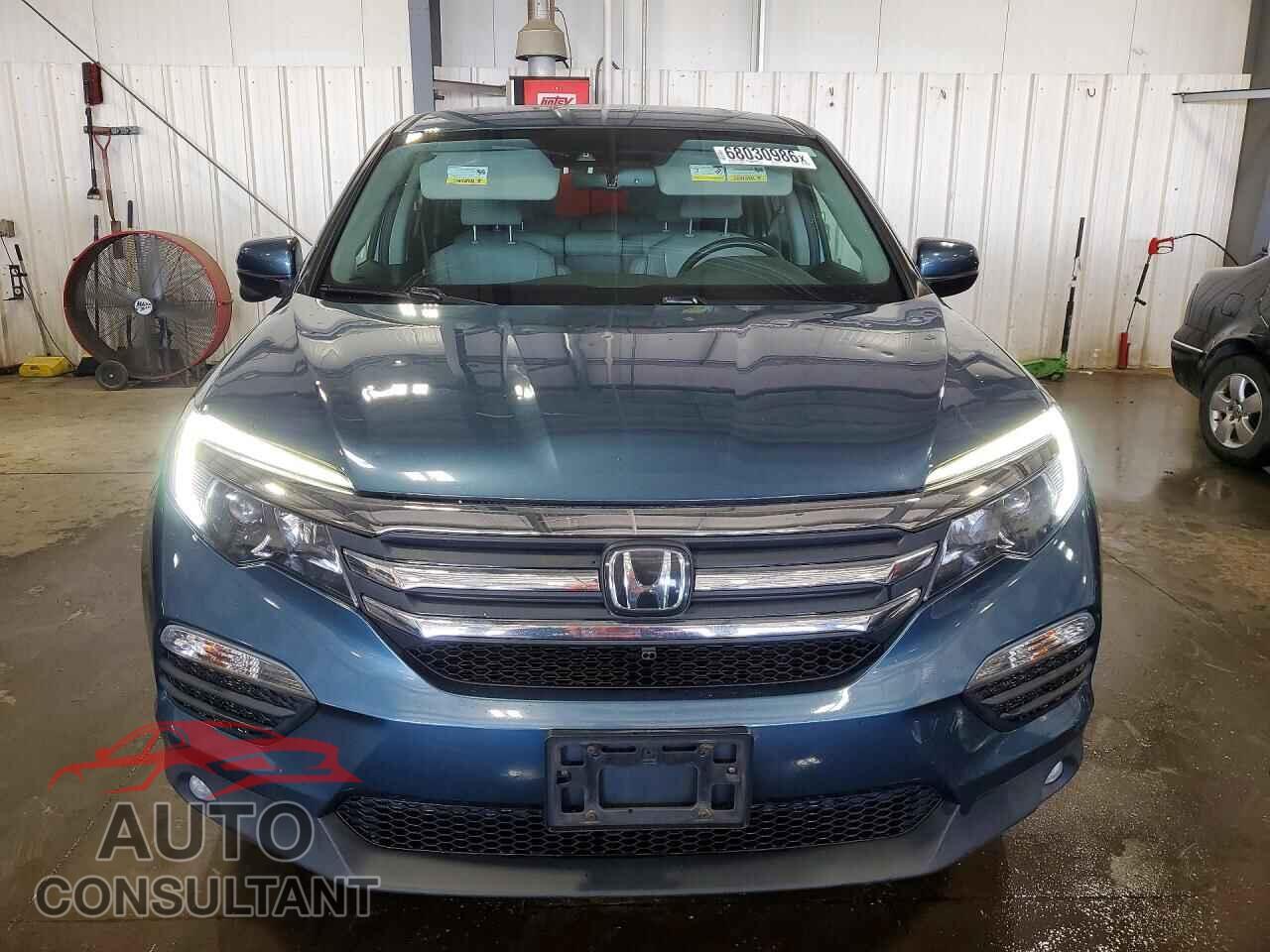 HONDA PILOT 2017 - 5FNYF6H66HB052372