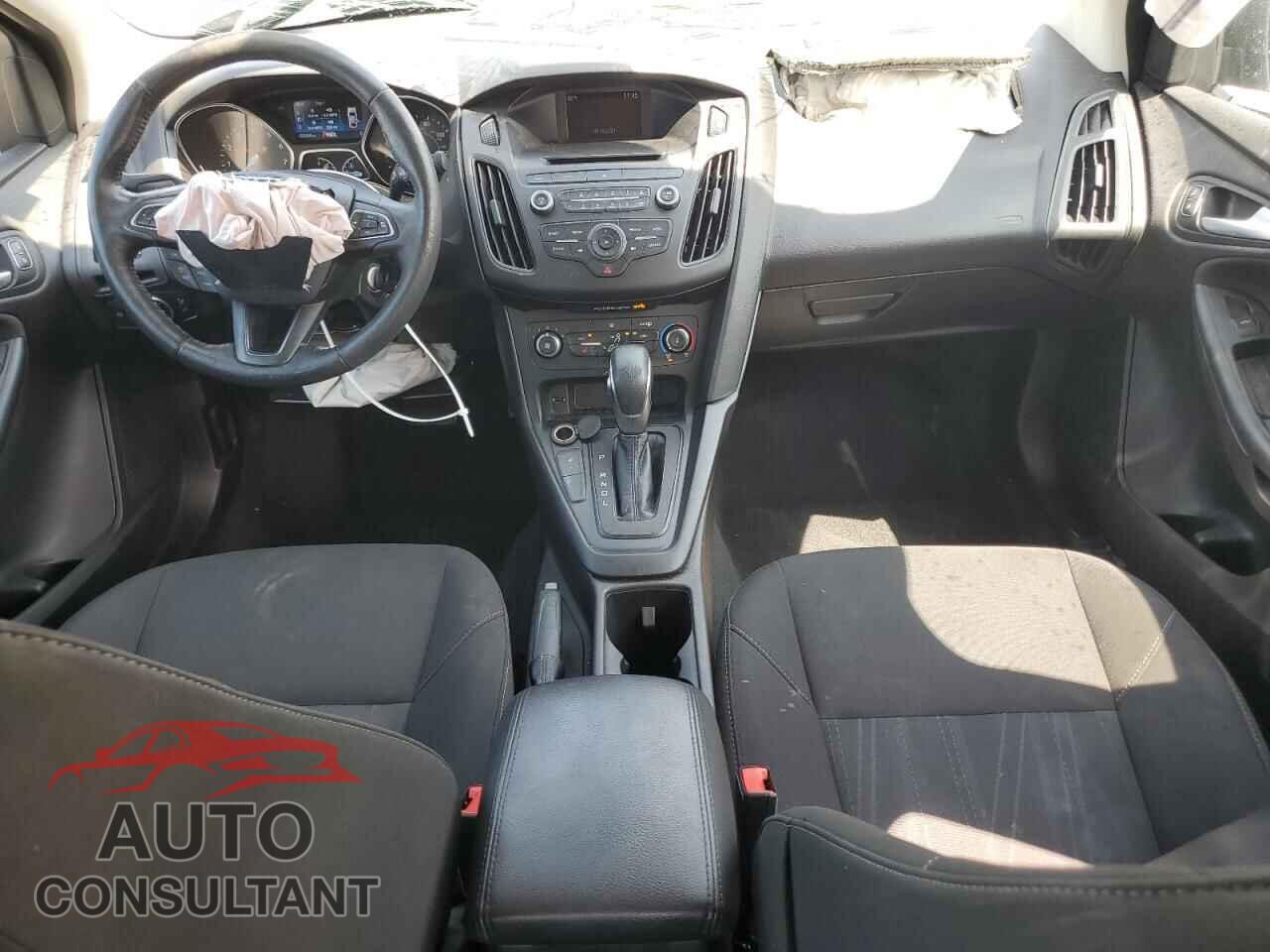 FORD FOCUS 2017 - 1FADP3F29HL210037