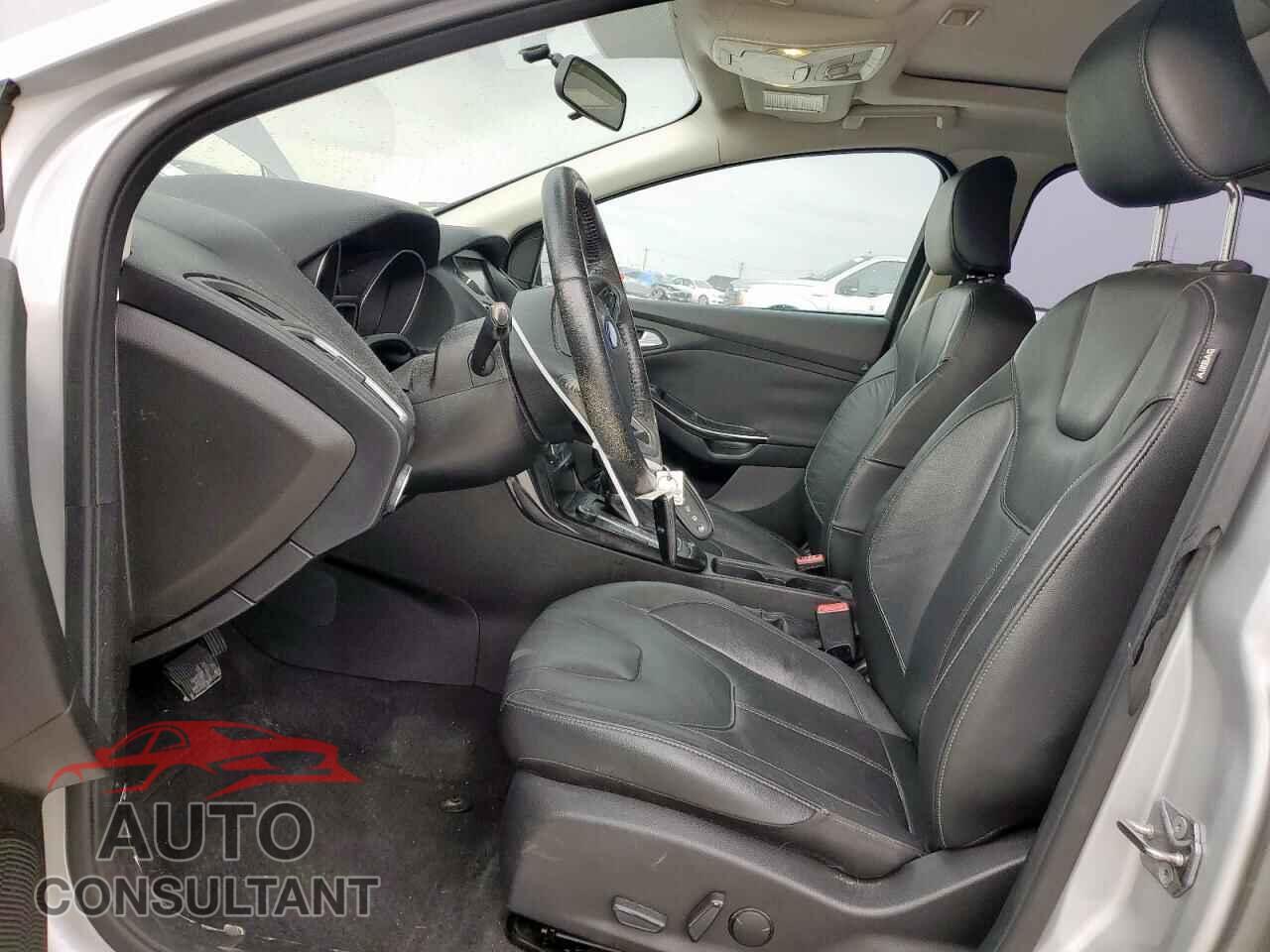 FORD FOCUS 2015 - 1FADP3J20FL299548