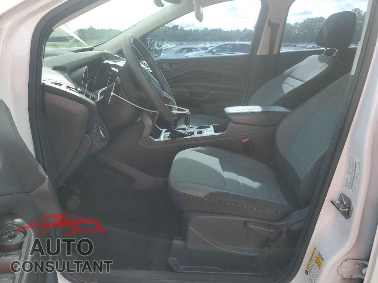 FORD ESCAPE 2017 - 1FMCU0F71HUD24662