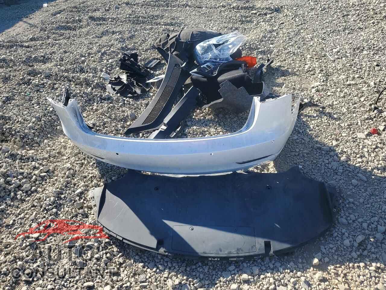 TESLA MODEL 3 2020 - 5YJ3E1EA2LF615256