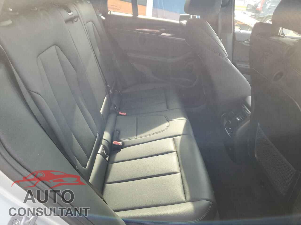 BMW X3 2018 - 5UXTR9C58JLD69964