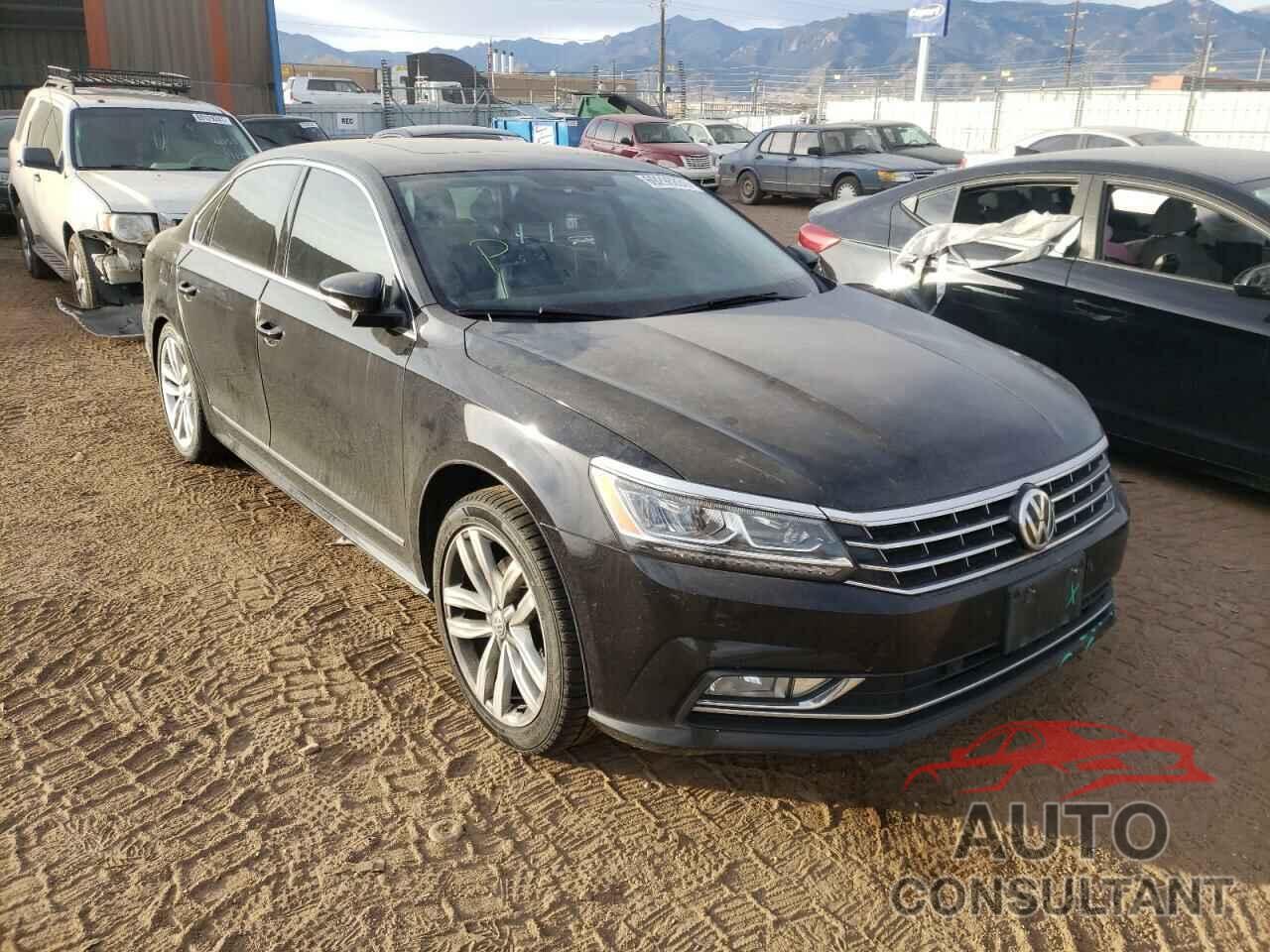 VOLKSWAGEN PASSAT 2017 - 1VWGT7A31HC010745