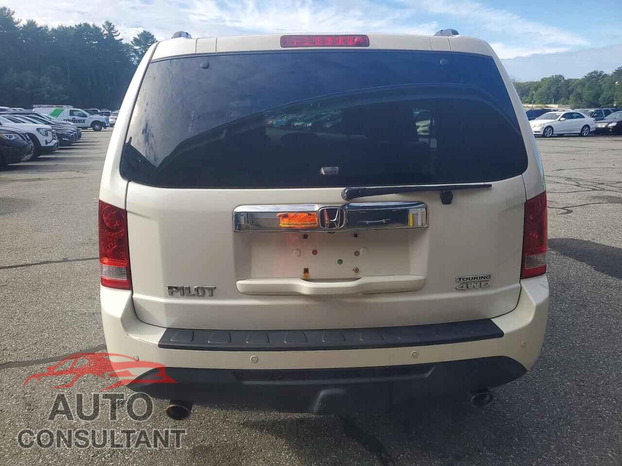 HONDA PILOT 2014 - 5FNYF4H93EB051027