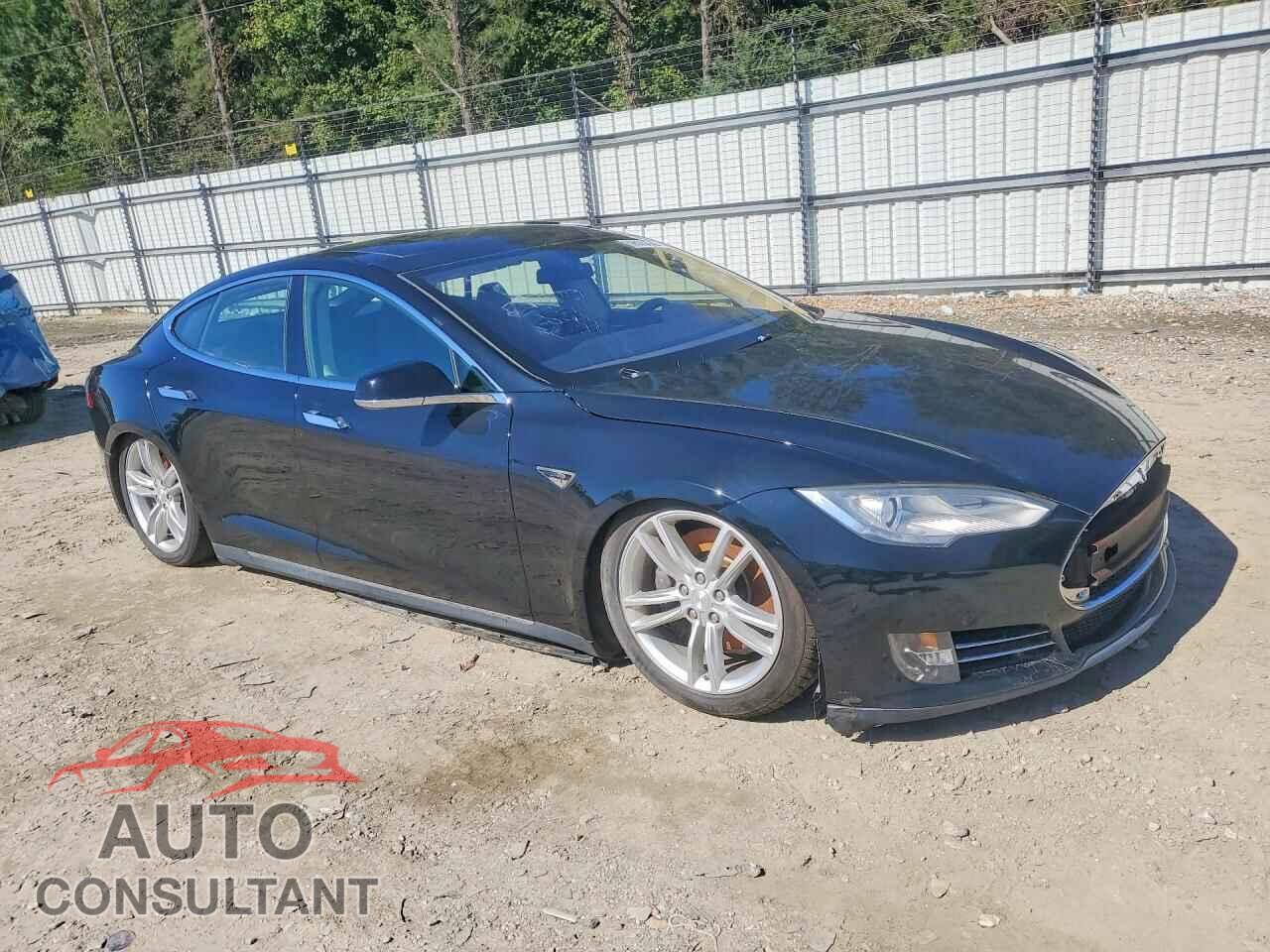TESLA MODEL S 2013 - 5YJSA1CG9DFP06802