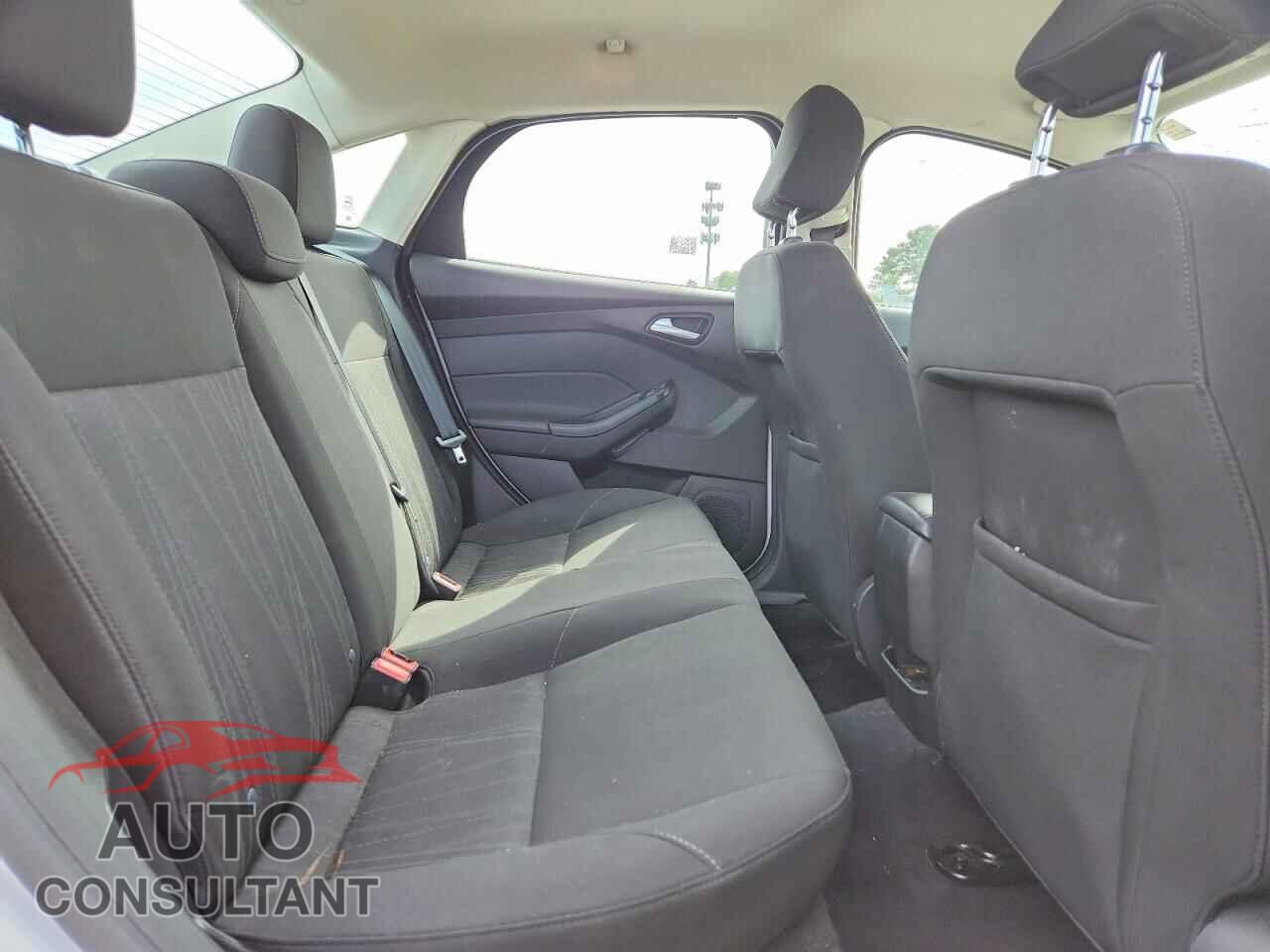 FORD FOCUS 2016 - 1FADP3F20GL215142