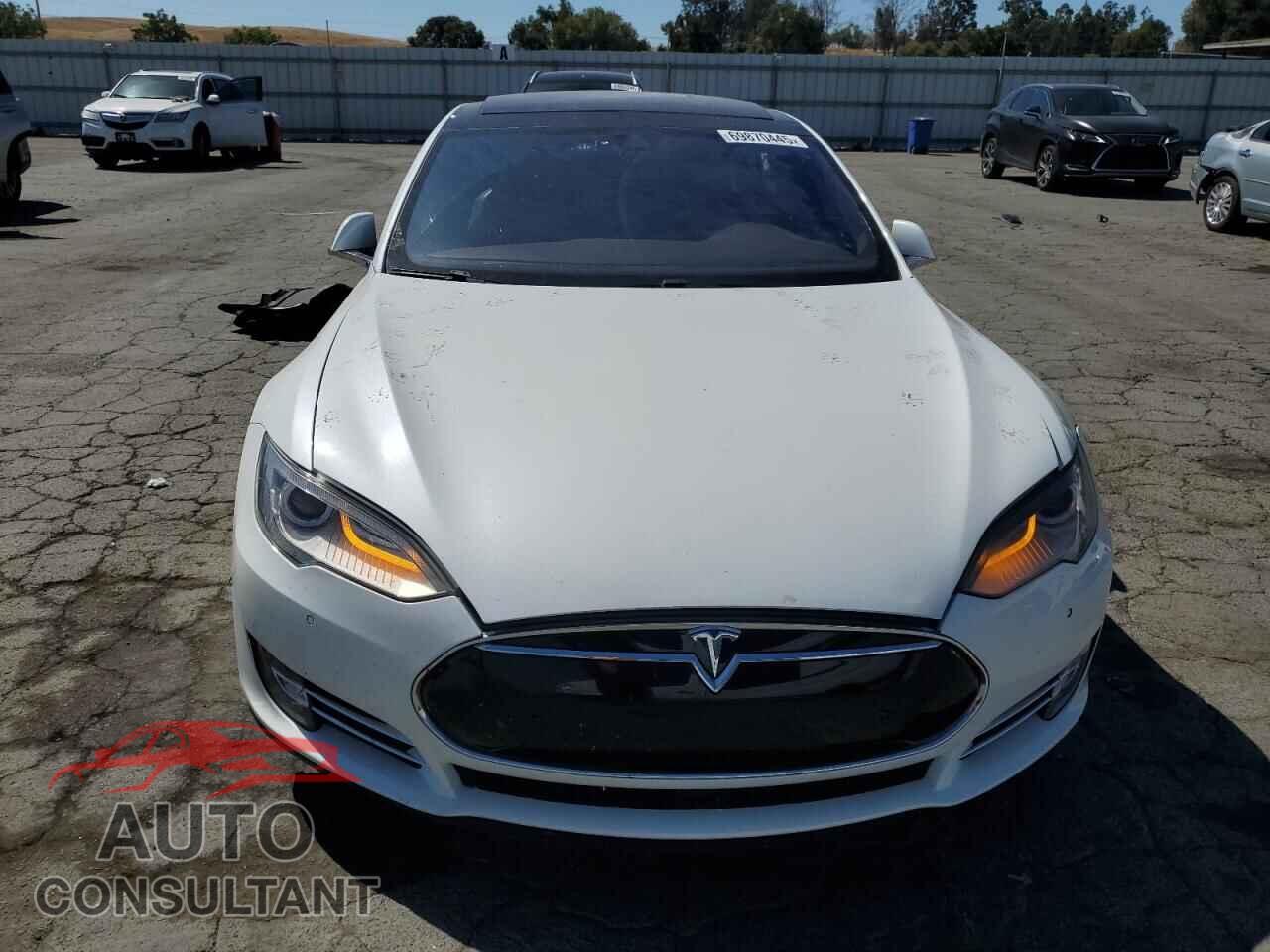 TESLA MODEL S 2015 - 5YJSA1H24FF084903