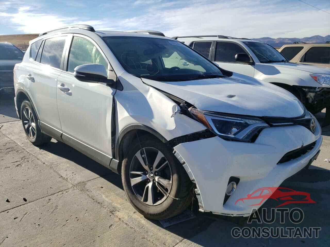 TOYOTA RAV4 2018 - JTMRFREV0JJ189937