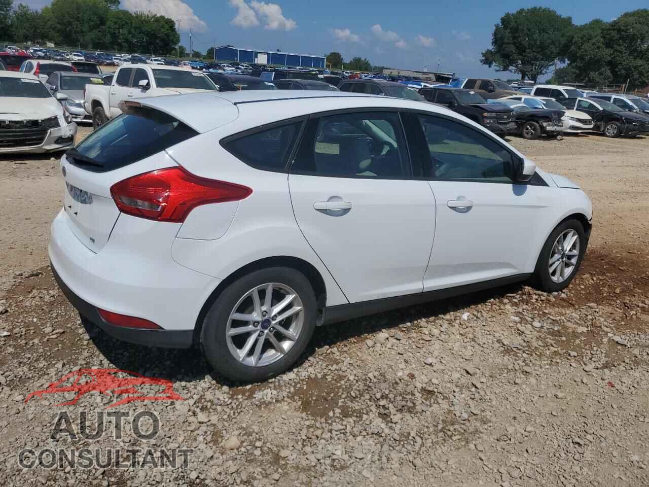 FORD FOCUS 2018 - 1FADP3K2XJL262028