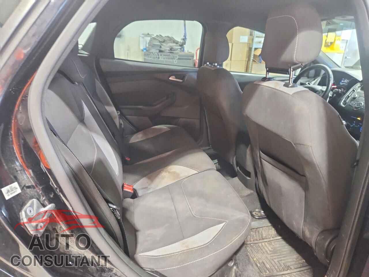 FORD FOCUS 2018 - 1FADP3L93JL209196