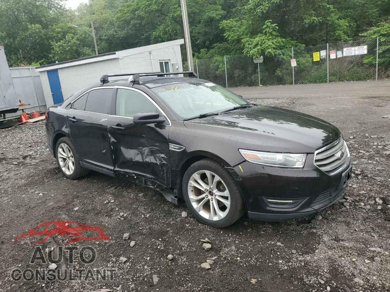 FORD TAURUS 2013 - 1FAHP2E82DG228528