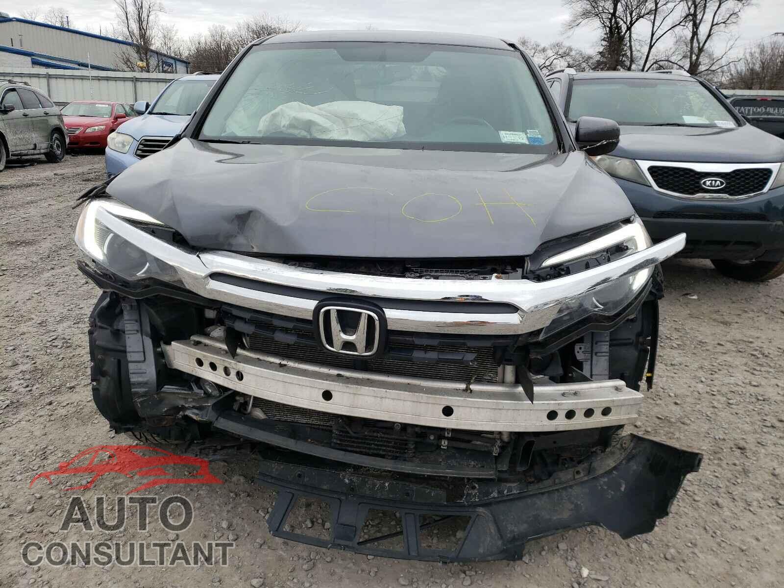 HONDA RIDGELINE 2017 - 5FPYK3F66HB018100
