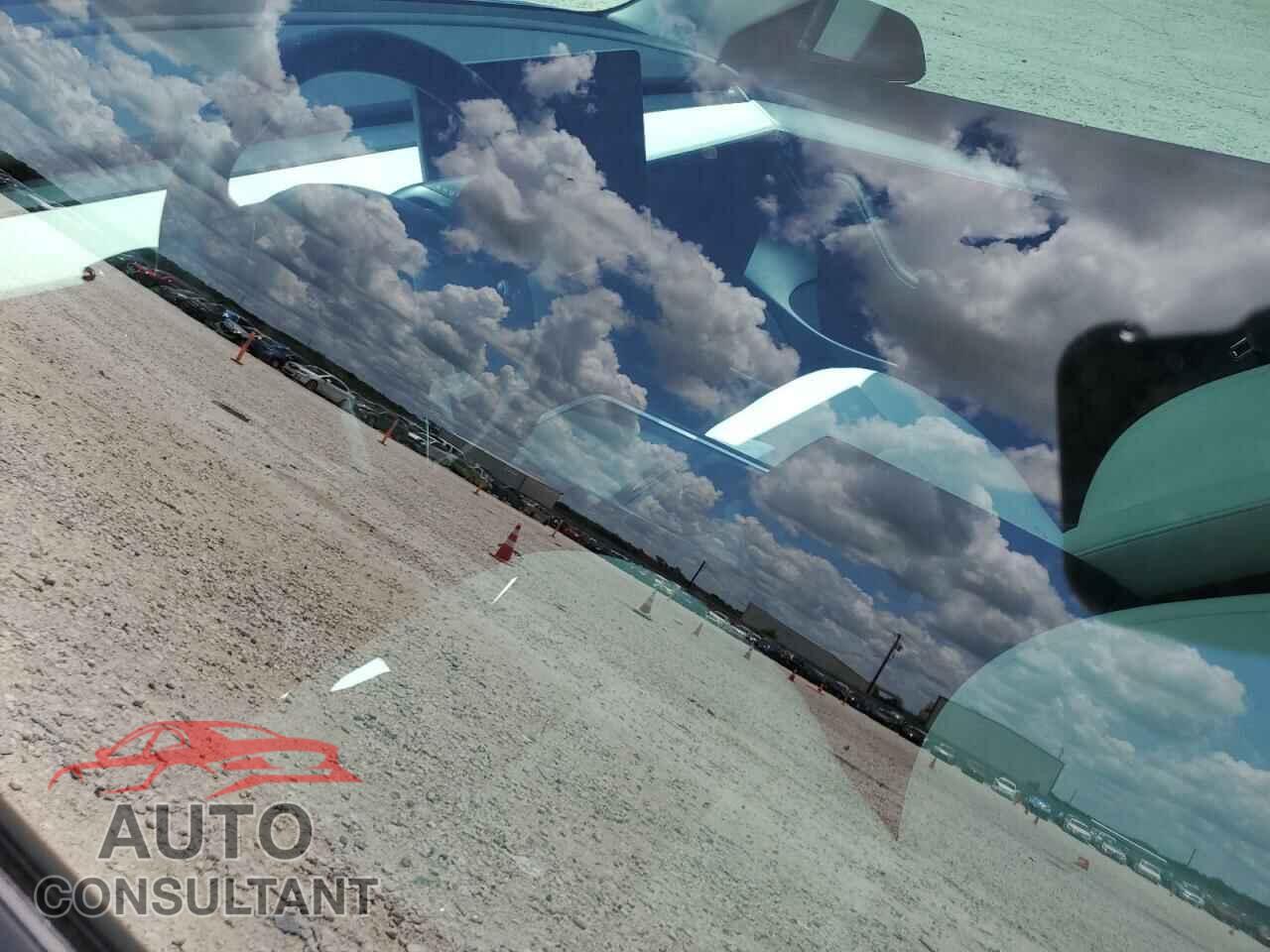 TESLA MODEL 3 2021 - 5YJ3E1EA7MF092138