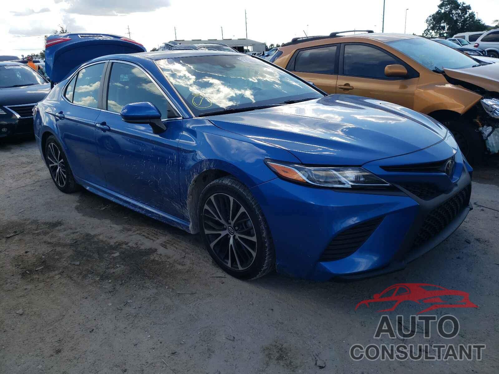TOYOTA CAMRY 2018 - 4T1B11HK0JU050033