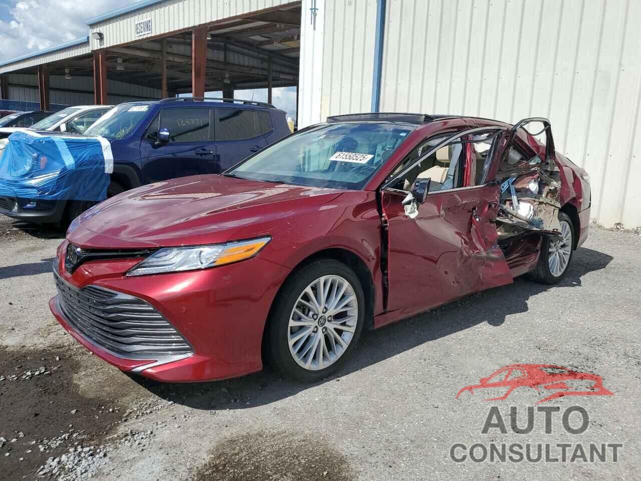 TOYOTA CAMRY 2018 - 4T1B11HK2JU604690
