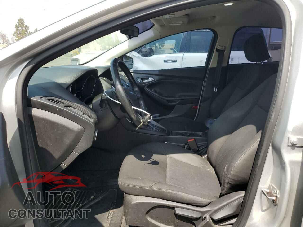 FORD FOCUS 2015 - 1FADP3F28FL348729