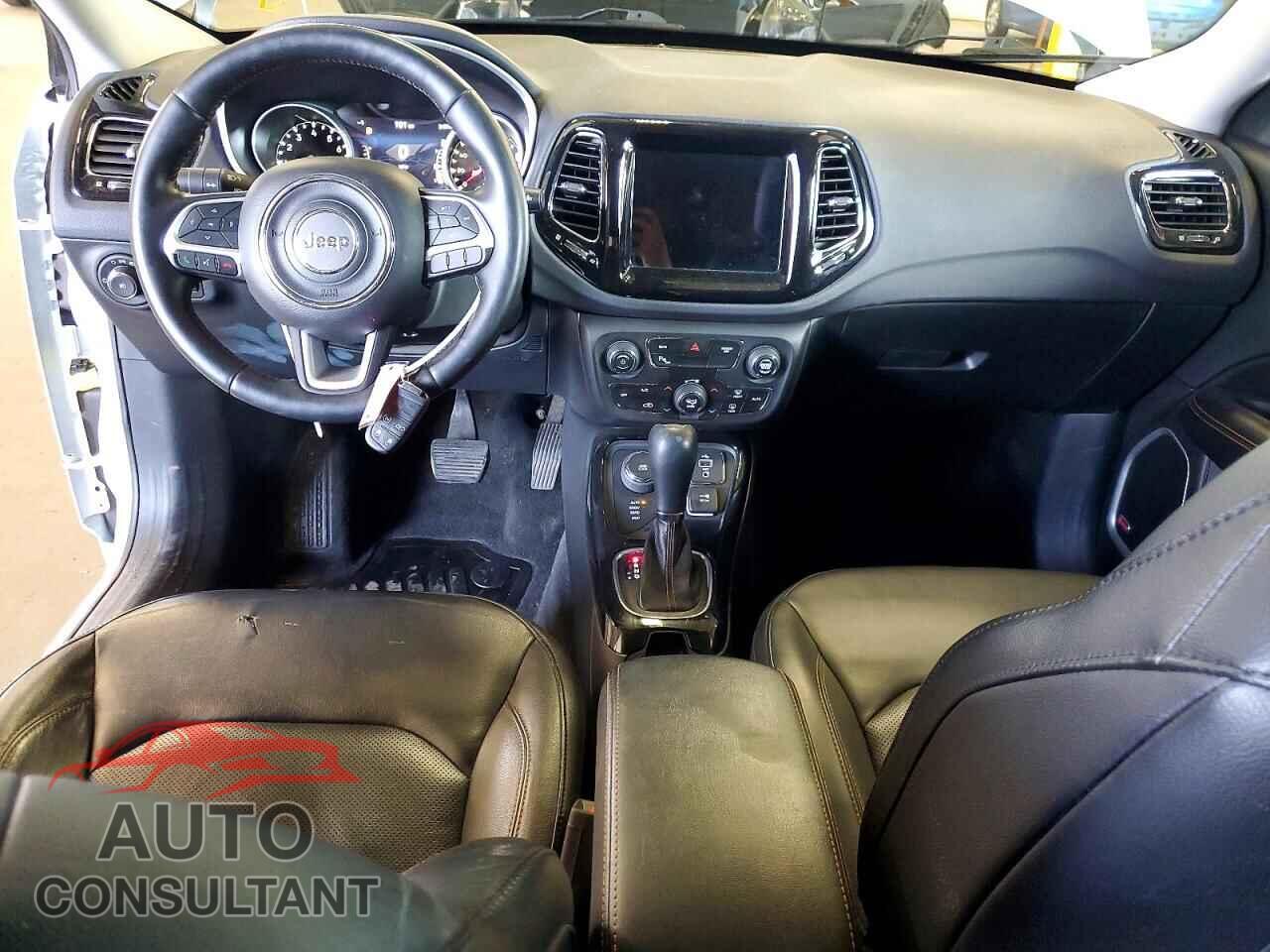 JEEP COMPASS 2018 - 3C4NJDCB3JT169120