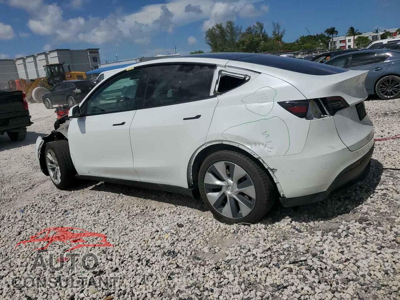 TESLA MODEL Y 2023 - 7SAYGAEE2PF610876