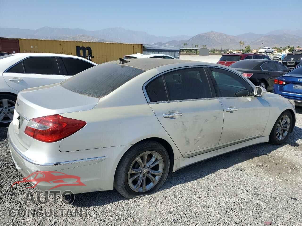 HYUNDAI GENESIS 2013 - KMHGC4DD2DU228151