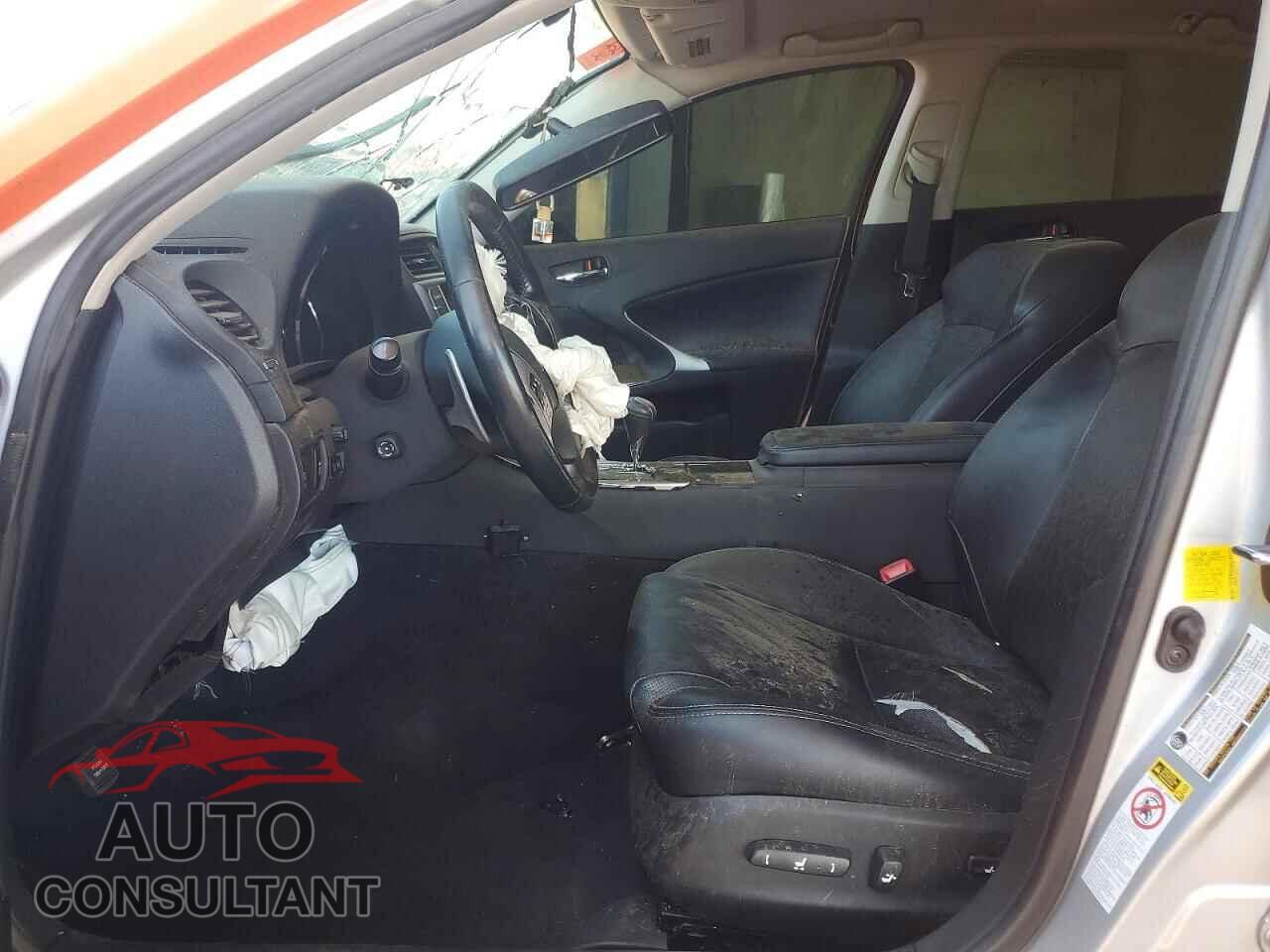 LEXUS IS 2012 - JTHCF5C28C5056022