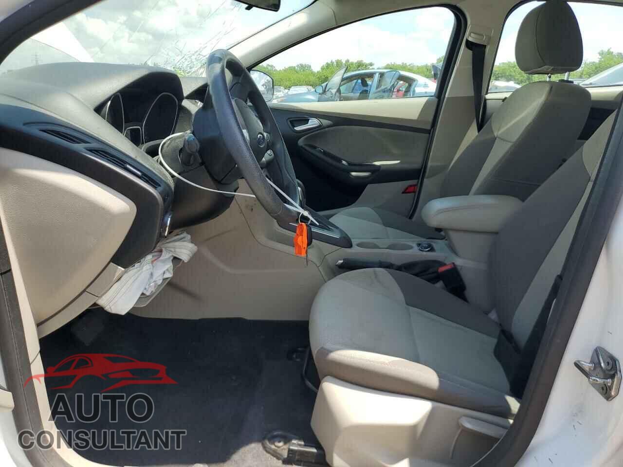 FORD FOCUS 2014 - 1FADP3F23EL372080