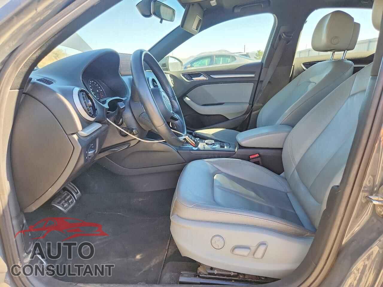 AUDI A3 2019 - WAUAUGFF2KA109681