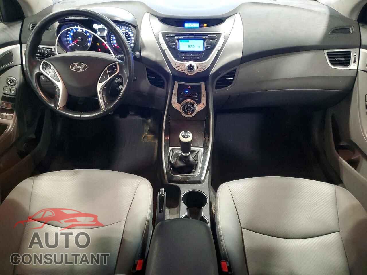 HYUNDAI ELANTRA 2012 - 5NPDH4AE3CH088917
