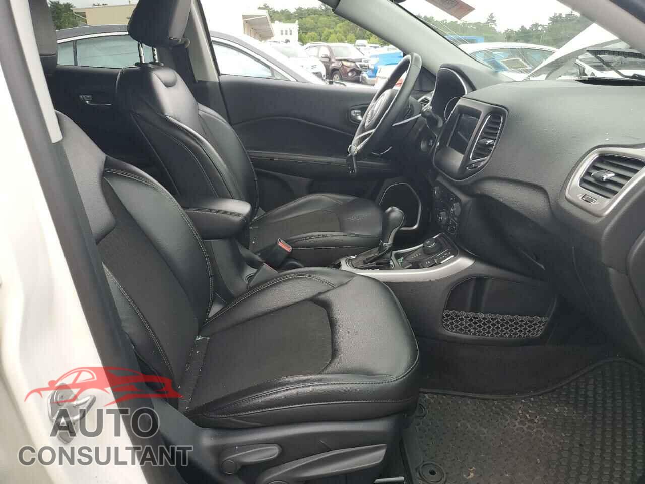 JEEP COMPASS 2018 - 3C4NJDBB5JT232767