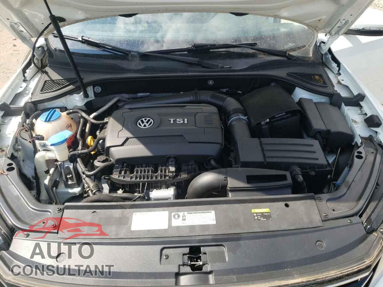 VOLKSWAGEN PASSAT 2017 - 1VWAT7A33HC080950