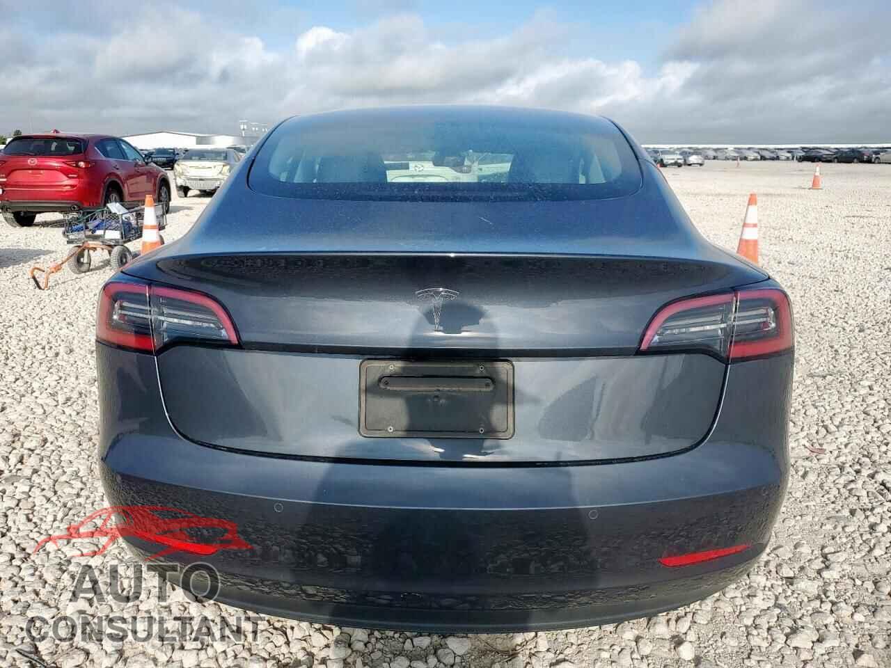 TESLA MODEL 3 2021 - 5YJ3E1EA5MF092803
