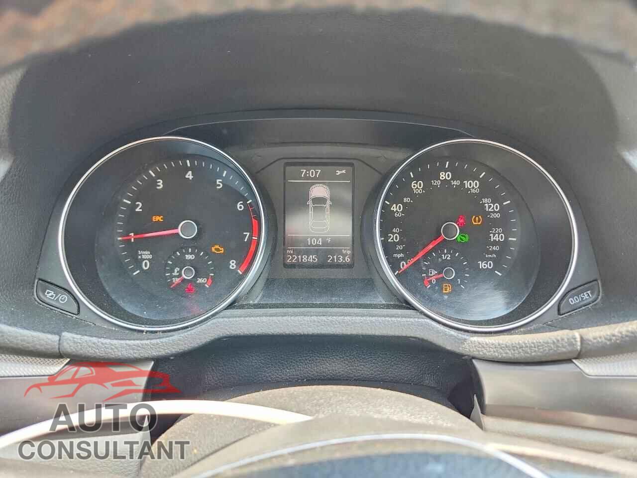 VOLKSWAGEN PASSAT 2018 - 1VWAA7A31JC010603