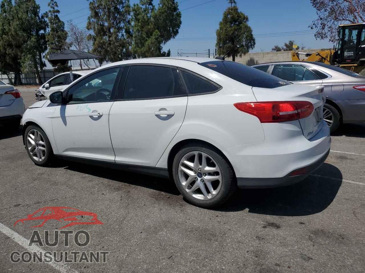 FORD FOCUS 2015 - 1FADP3F20FL224678