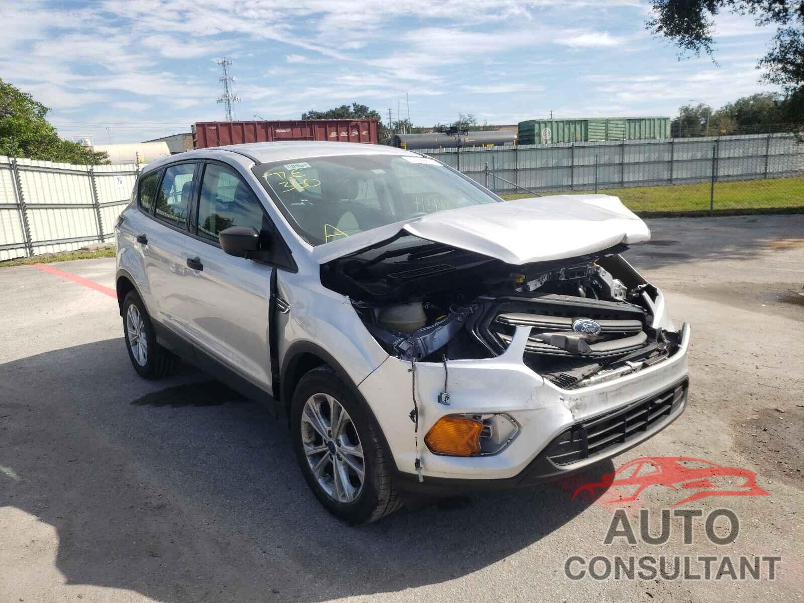 FORD ESCAPE 2017 - 1FMCU0F70HUB36862