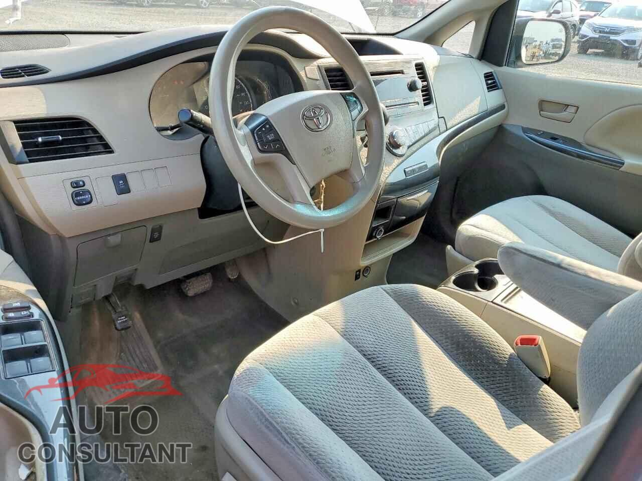 TOYOTA SIENNA 2013 - 5TDKK3DC8DS337351