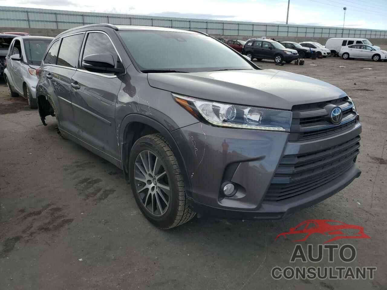 TOYOTA HIGHLANDER 2017 - 5TDKZRFH2HS215226