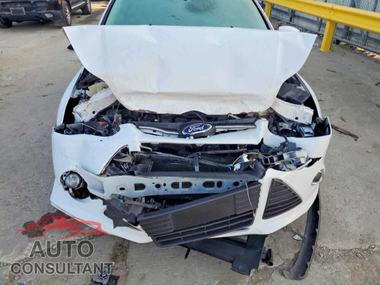 FORD FOCUS 2014 - 1FADP3K22EL415703