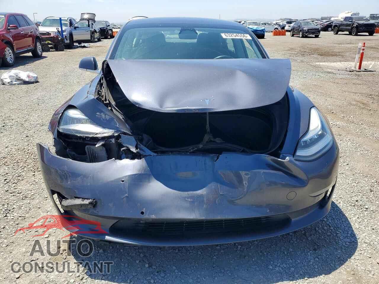 TESLA MODEL 3 2018 - 5YJ3E1EB6JF144637